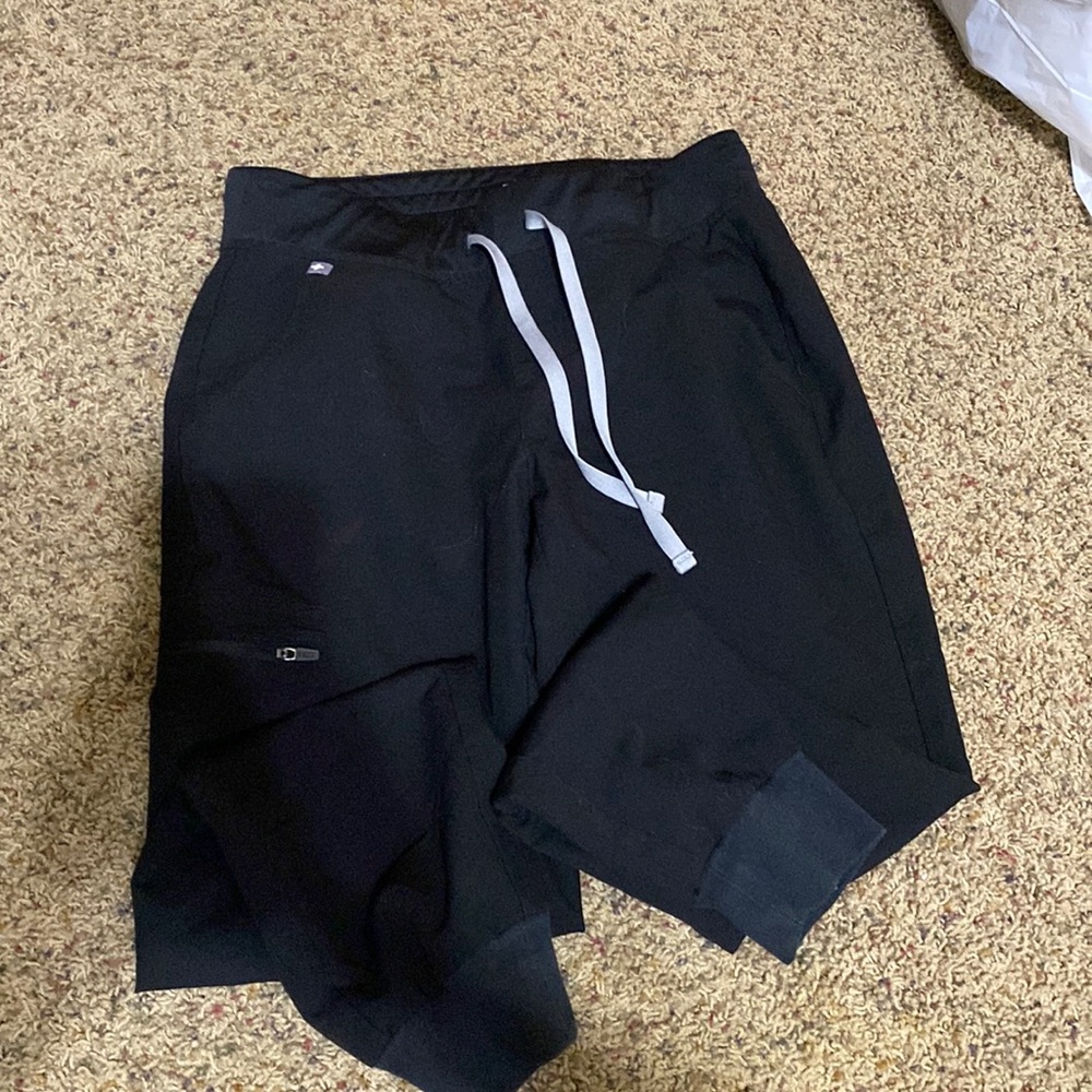 Black FIGS jogger scrub pant Small/Petite